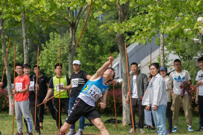 员工男子甲组标枪投掷 李经纬摄 员工男子甲组标枪投掷 李经纬摄