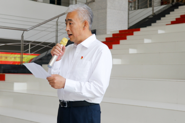 公司党委赵放辉书记发表致辞 侯王宇摄 公司党委赵放辉书记发表致辞 侯王宇摄